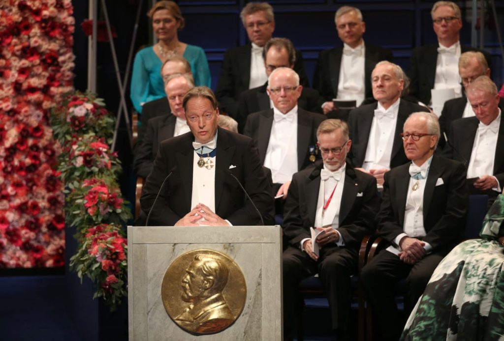 بيان لجنة جائزة نوبل عن الفضائح الجنسية والمالية التي طالتها
